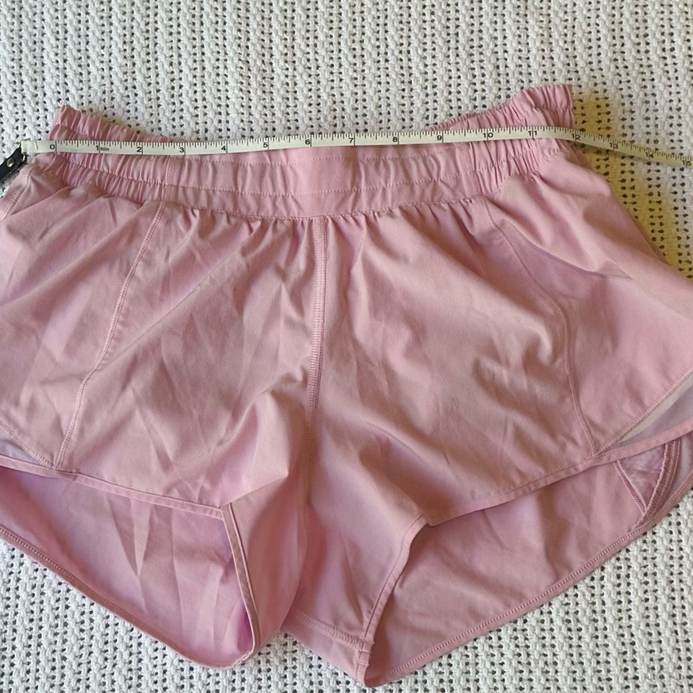 Lululemon Hotty Hot Shorts 2.5” Peony Pink | Size 8 - Picture 8 of 8